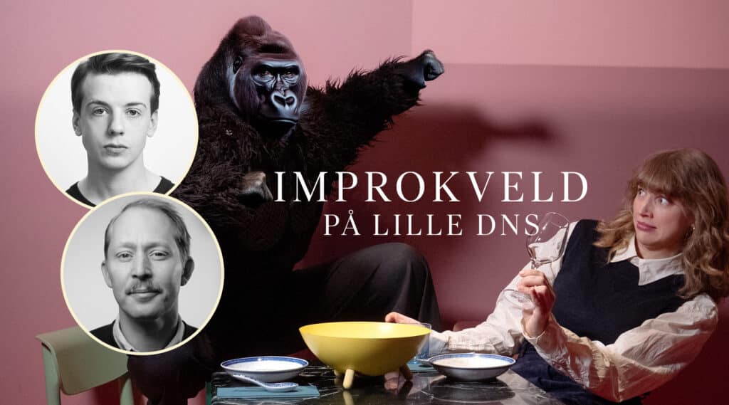 En person i gorilladrakt sitter ved et bord sammen med en overrasket kvinne som holder briller; to svart-hvite portrettinnslag av menn til venstre. Teksten lyder