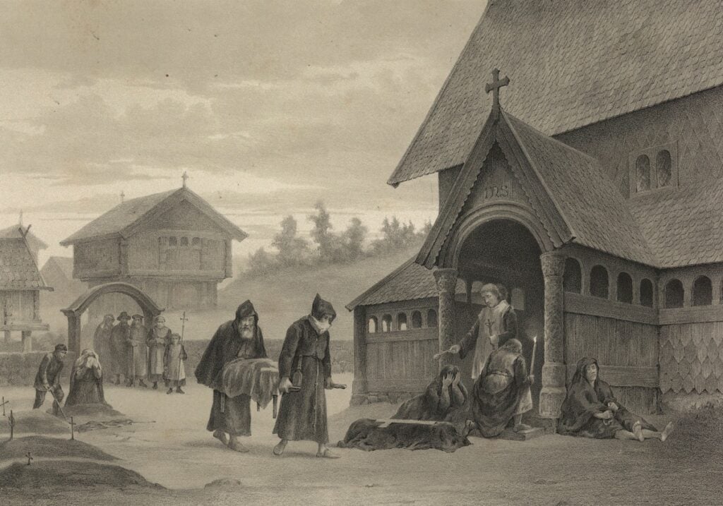 En svart-hvitt litografi som viser personer i mørke kapper som bærer et innpakket lik mot inngangen til en trekirke, mens sørgende kneler i nærheten.